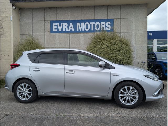 Image for 2016 Toyota Auris AUTOMATIC HYBRID 1.8 PETROL //HALF LEATHER SEATS//KEYLESS ENTRY//
