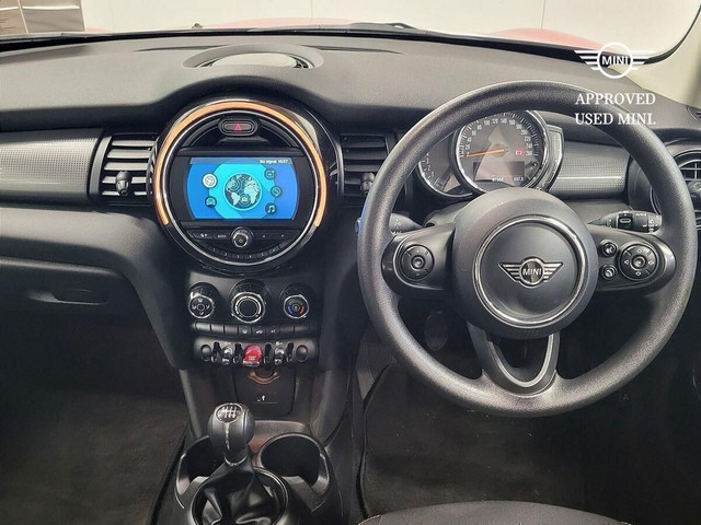 Image for 2021 Mini Cooper 5-Door Cooper Classic