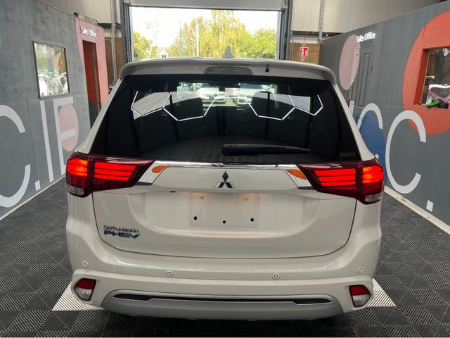 Image for 2020 Mitsubishi Outlander 2020 MITSUBISHI OUTLANDER PHEV 2.4L HYBRID / 70K KMS / CRUISE CONTROL, REVERSE CAMERA & MORE