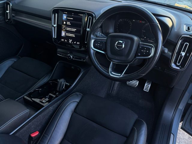 Image for 2021 Volvo XC40 R-DESIGN PRO T5 RECHARGE 260bhp / PAN ROOF / HALF-LEATHER / FULL VOLVO HISTORY / ONE OWNER / *FINANCE PACKAGES AVAILABLE*