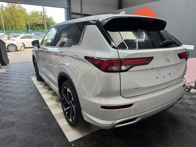 Image for 2024 Mitsubishi Outlander 2024 MITSUBISHI OUTLANDER PHEV P 4WD 2.4 AUTOMATIC 2KS KM / CRUISE CONTROL / PARKING CAMERA / ELECTRIC MEMORY & HEATED SEATS / PADDLE SHIFTERS / HEATED STEERING WHEEL / 7 SEATS OPTION AND MOR