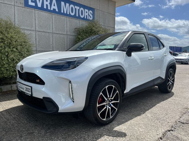 Image for 2023 Toyota Yaris Cross GR SPORT AUTOMATIC HYBRID 1.5 PETROL //HALF LEATHER SEATS//360 PARKING CAMERAS//KEYLESS ENTRY//ADAPTIVE CRUISE CONTROL//