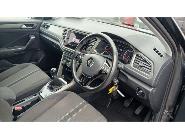 Image for 2020 Volkswagen T-Roc Design 1.5 TSI 150 Bhp **REAR VIEW CAMERA, APP CONECT, CALL US TODAY**