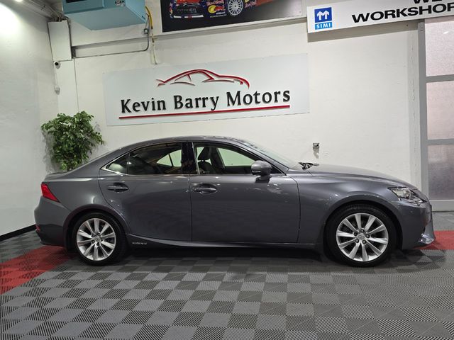 Image for 2016 Lexus IS 300h 2.5 HYBRID EXECUTIVE EDITION AUTOMATIC **LOW MILEAGE / HIGH SPEC / CRUISE CONTROL / FULL BLACK LEATHER / FRONT & REAR PARKING ASSIST / HEATED FRONT SEATS / SAT NAV / FULL SERVICE RECORD**