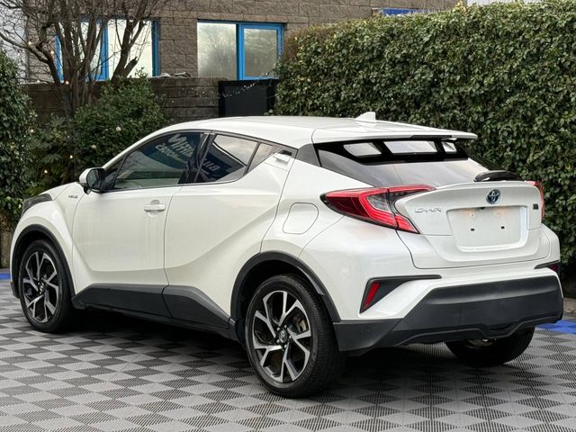 Image for 2019 Toyota C-HR 1.8 HYBRID // DIAMOND CUT ALLOYS // HALF LEATHER HEATED SEATS // DUAL ZONE CLIMATE CONTROL