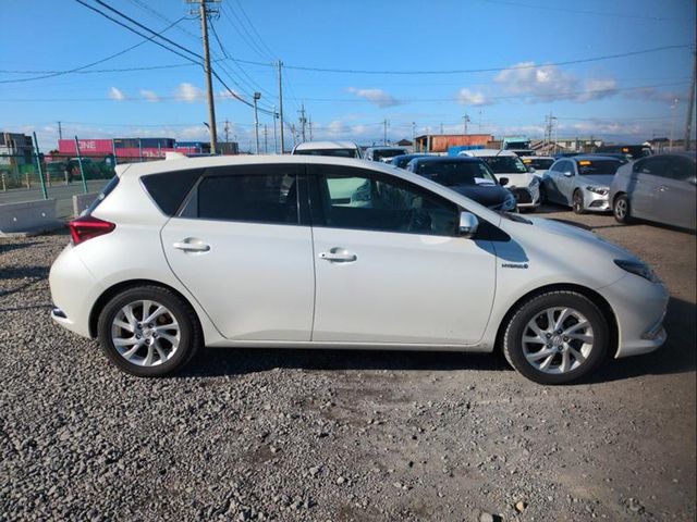 Image for 2016 Toyota Auris Hybrid