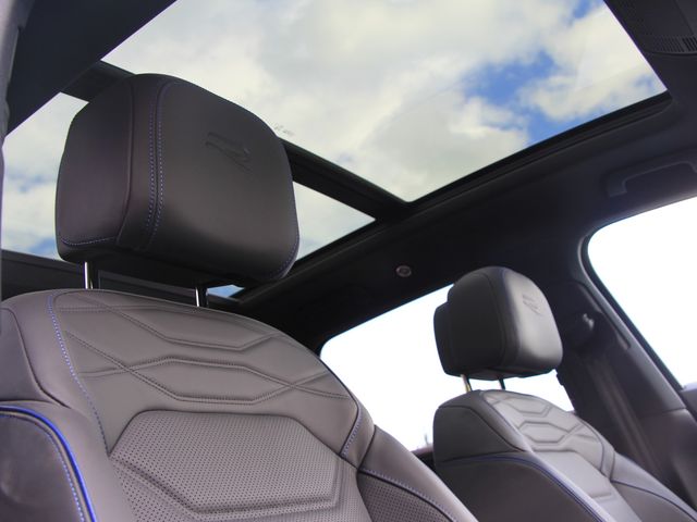 Image for 2025 Volkswagen Touareg V6 R E Hybrid 462Bhp * Night vision and Sunroof 