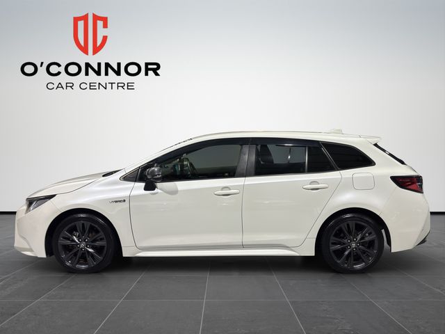 Image for 2020 Toyota Corolla “Big space, tiny fuel bills – Corolla Hybrid done right.”