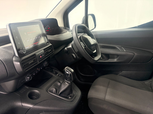 Image for 2021 Peugeot Partner 