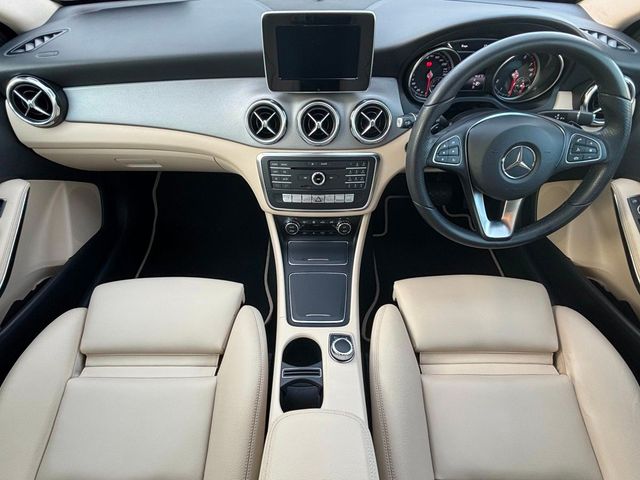 Image for 2018 Mercedes-Benz GLA Class BEIGE LEATHER PETROL AUTO 180 URBAN