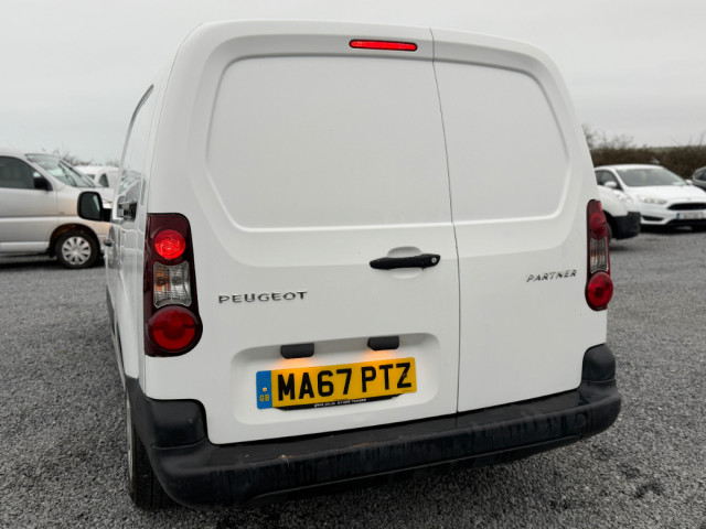 Image for 2017 Peugeot Partner BLUE HDI S L2