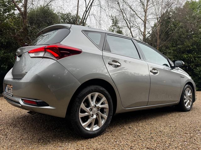 Image for 2017 Toyota Auris HYBRID LUNA *Full Toyota Service History…AA Approved…Irish Car*