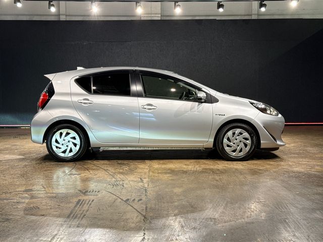 Image for 2019 Toyota Aqua 1.5 HYBRID AUTOMATIC - A/C HEATING CONTROLS