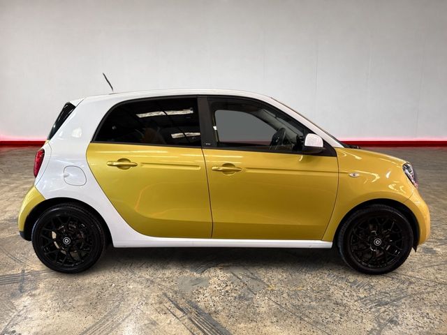 Image for 2017 Smart Forfour 0.9 AUTOMATIC - BLACK LEATHER - FACTORY ALLOYS - HEATED SEATS - DOUBLE GLASS ROOF