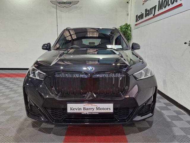 Image for 2023 BMW iX1 30 M SPORT (PRO PACK) X-DRIVE AUTOMATIC **ONE OWNER / 20" IND ALLOYS / ADAPTIVE LED HEADLIGHTS / COMFORT ACCESS / HARMAN KARDON SOUND / REVERSE CAMERA / WIRELESS PHONE CHARGING / BMW SERVICE PACK**