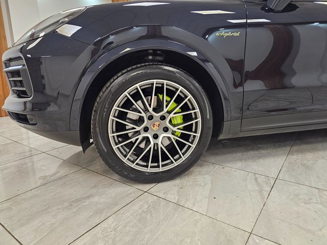 Image for 2023 Porsche Cayenne LOW LOW MILES 
