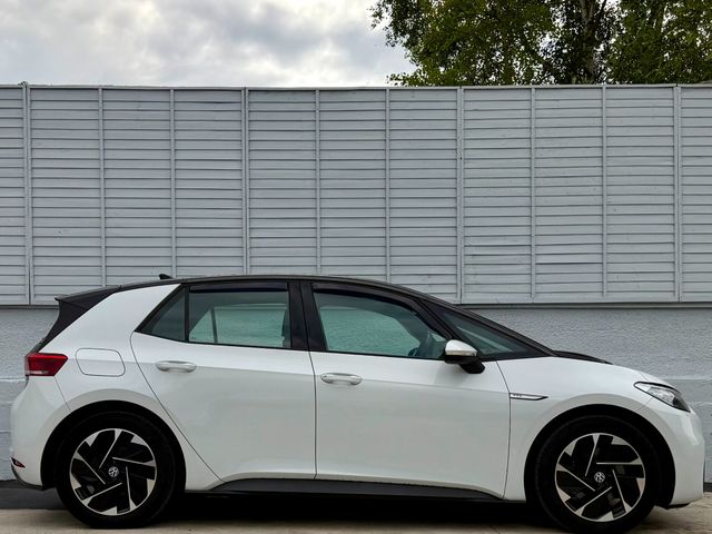 Image for 2022 Volkswagen ID.3 LIFE PRO PERFORMANCE / ALLOYS / PARK SENSORS / 58 KWH / ONE OWNER / *FINANCE PACKAGES AVAILABLE*