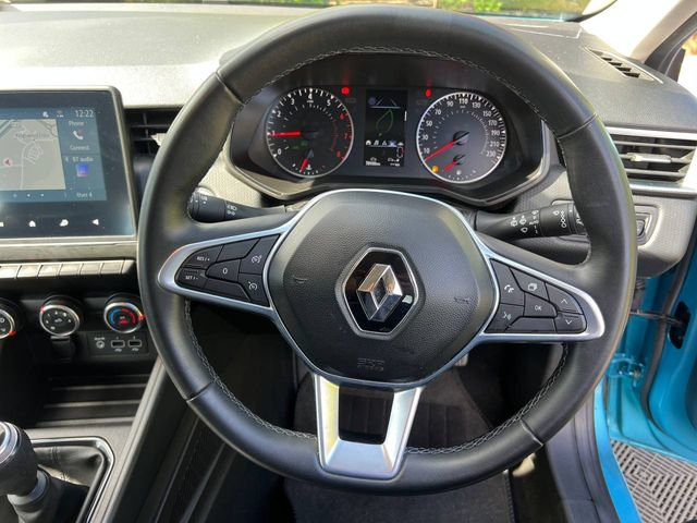 Image for 2022 Renault Clio ICONIC 1.0 TCE // APPLE CARPLAY/ANDROID AUTO // PARKING SENSORS // AIR CONDITIONING