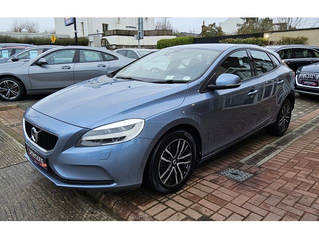 Image for 2017 Volvo V40 2.0 D2 Momentum NAV + 120BHP 5DR