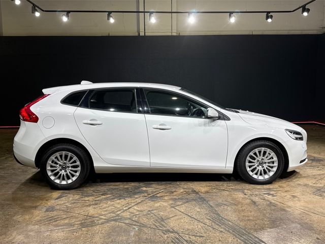 Image for 2018 Volvo V40 1.5 AUTOMATIC