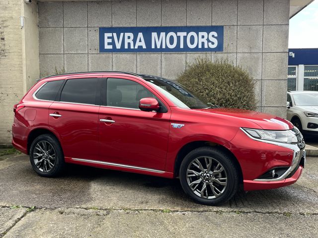 Image for 2017 Mitsubishi Outlander S EDITION 4WD AUTOMATIC HYBRID PLUG IN 2.0 PETROL //FULL LEATHER HEATED SEATS//HEATED STEERING WHEEL//REVERSE CAMERA//ADAPTIVE CRUISE CONTROL//KEYLESS ENTRY//