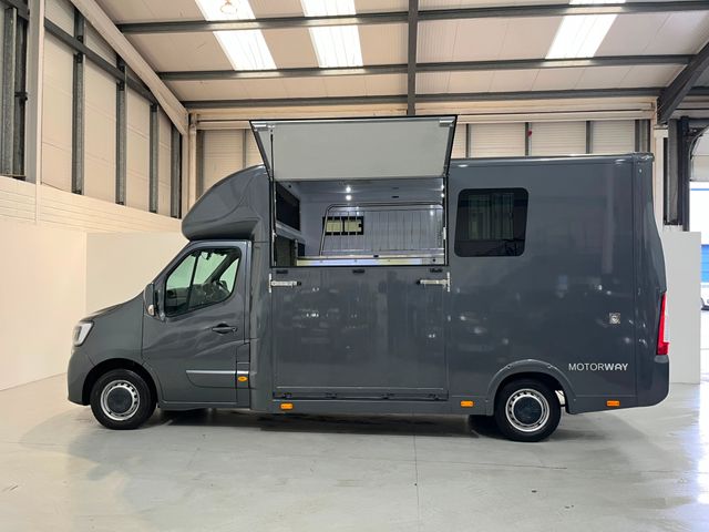 Image for 2021 Renault Master Stallion box