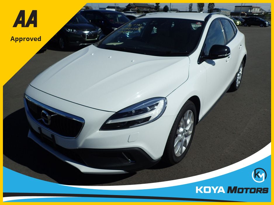 Image for 2018 Volvo V40 Cross Country 2.0 D4 CROSS COUNTRY SE LUXURY DIESEL 190 BHP AUTOMATIC // FULL LEATHER ELECTRIC SEATS // REVERSING CAMERA // CRUISE CONTROL // LANE ASSIST // FULL HARMAN KARDON SURROUND SOUND SYSTEM // TOP SPEC
