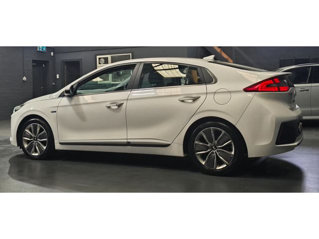 Image for 2017 Hyundai Ioniq 1.6 Hybrid