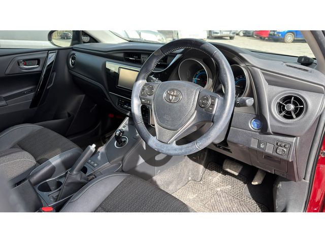 Image for 2017 Toyota Auris Hybrid 