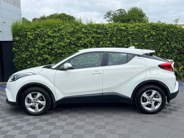 Image for 2017 Toyota C-HR LUNA 1.2T // REVERSE CAMERA // ADAPTIVE CRUISE CONTROL // BLUETOOTH MUSIC