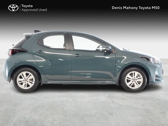 Image for 2026 Toyota Yaris Hybrid Luna