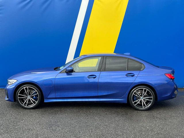 Image for 2020 BMW 3 Series 330e M-SPORT 2.0 HYBRID AUTO // LEATHER M-SPORT INTERIOR // APPLE CARPLAY/ANDROID AUTO // 19" M-SPORT DIAMOND CUT ALLOYS