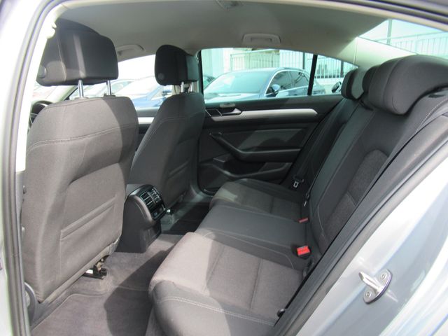 Image for 2019 Volkswagen Passat CL 2.0tdi M6F 150HP 4DR