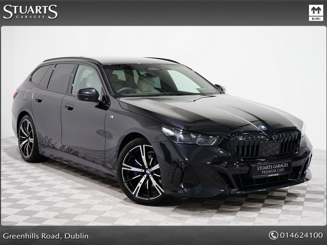 Image for 2025 BMW 5 Series COMFORT PACK, TECH PACK AND 20” ALLOYS* SAPPHAIRE BLACK METALLIC WITH IVORY VEGANZA INTERIOR.