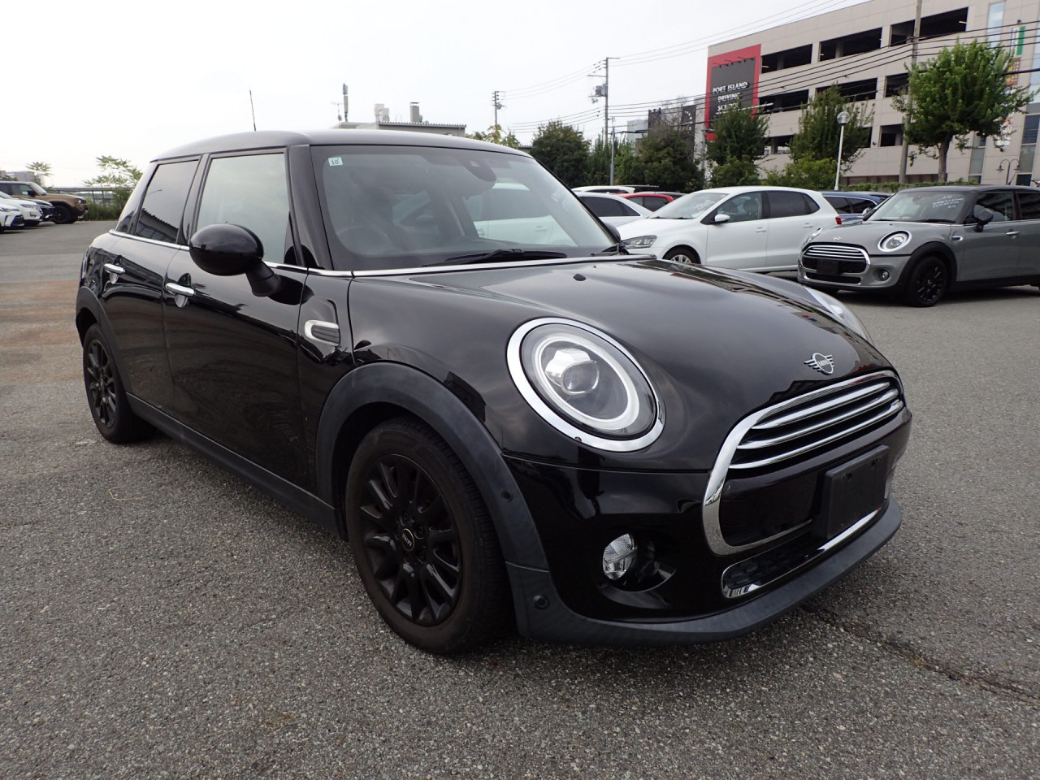 Image for 2019 Mini Cooper D 1.5D COOPER BLACK EDITION 5DR HATCHBACK AUTO // FULL BLACK LEATHER // STUNNING CAR // BUY WITH CONFIDENCE AA AND SIMI APPROVED DEALER 2025 // FINANCE ARRANGED // TRADE INS WELCOME // 
