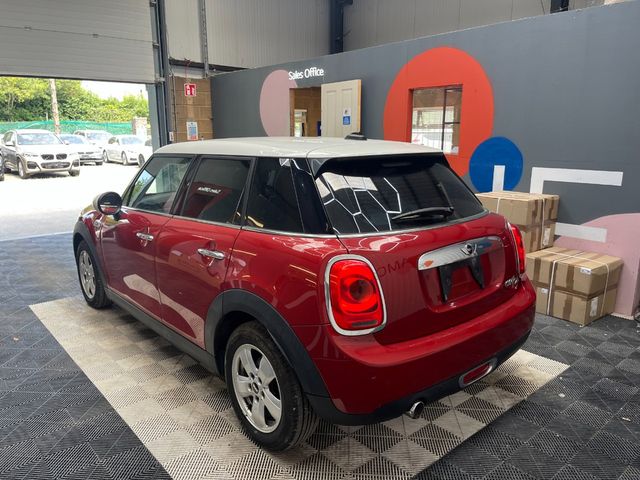 Image for 2016 Mini Cooper 2016 MINI COOPER 1.5 AUTOMATIC / CRUISE CONTROL / PARKING CAMERA AND MORE