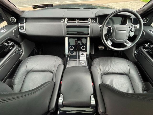 Image for 2021 Land Rover Range Rover WESTMINSTER BLACK PACK P400E PHEV