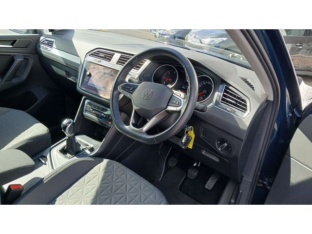 Image for 2023 Volkswagen Tiguan Life 2.0 TDI 122HP **REAR VIEW CAMERA, APP CONNECT, BLUETOOTH**