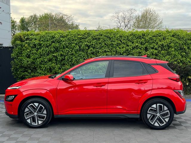 Image for 2023 Hyundai Kona PREMIUM 65 KWH LONG RANGE // FULL SERVICE HISTORY // DIGITAL CLUSTER // ADAPTIVE CRUISE CONTROL