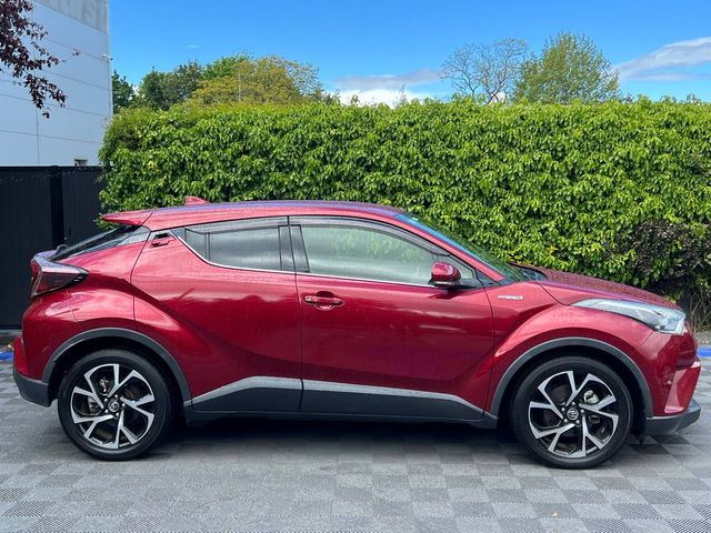 Image for 2017 Toyota C-HR 1.8 HYBRID AUTO // FULL SERVICE HISTORY // REVERSE CAMERA // LANE ASSIST