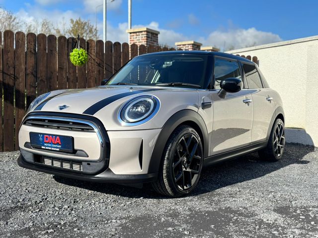 Image for 2021 Mini Cooper AUTOMATIC - LOW KMS - UPGRADED ALLOYS
