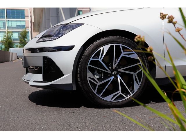 Image for 2024 Hyundai Ioniq 6 Ioniq 6 Signature 53 kW, Upgraded Alloys , Leather 