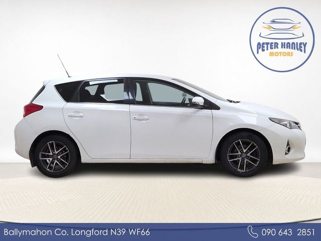 Image for 2015 Toyota Auris D-4D 90 (1.4) 5Dr Luna