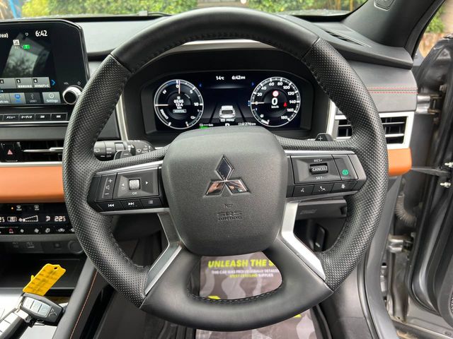 Image for 2022 Mitsubishi Outlander 7-SEATER 2.4 HYBRID AUTO // BOSE SOUND SYSTEM // HEATED FRONT & REAR SEATS // 360 PARKING CAMERAS