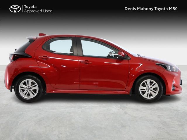 Image for 2024 Toyota Yaris Luna Hybrid