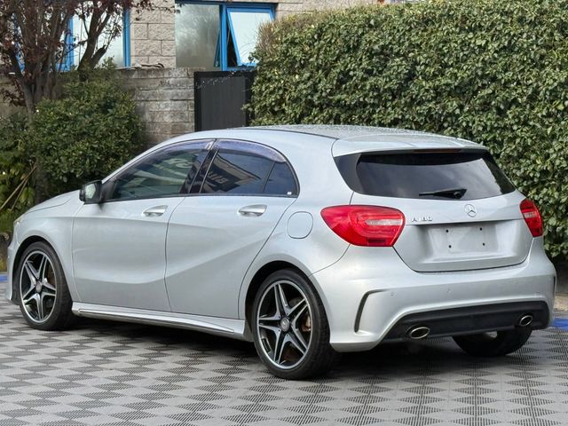 Image for 2014 Mercedes-Benz A Class A180 AMG-LINE 1.6 AUTO // DIAMOND CUT ALLOYS // REVERSE CAMERA // DUAL ZONE CLIMATE CONTROL
