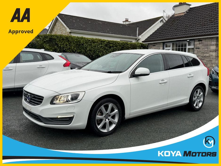 Image for 2018 Volvo V60 2.0 D4 SE LUXURY PLUS DIESEL AUTOMATIC // MASSIVE SPEC // FULL HEATED LEATHER // REVERSING CAMERA // CRUISE CONTROL // LANE ASSIST // COLLISION WARNING SYSTEM // UPGRADED SPORT ALLOYS