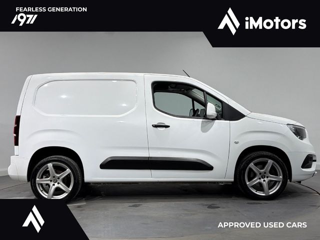 Image for 2021 Vauxhall Combo LOW MILEAGE NEW DOE L1H1 2300 SPORTIVE