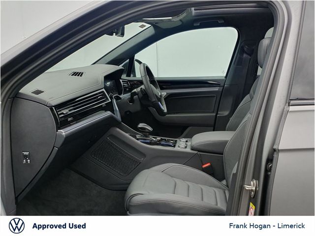 Image for 2025 Volkswagen Touareg 3.0 TSI PHEV 462HP R 3.0 PETROL PLUG-IN HYBRID 468 BHP ( EX DEMO )