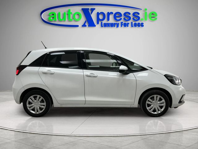Image for 2022 Honda Fit 1.5 e:HEV BASIC Automatic, Reversing camera